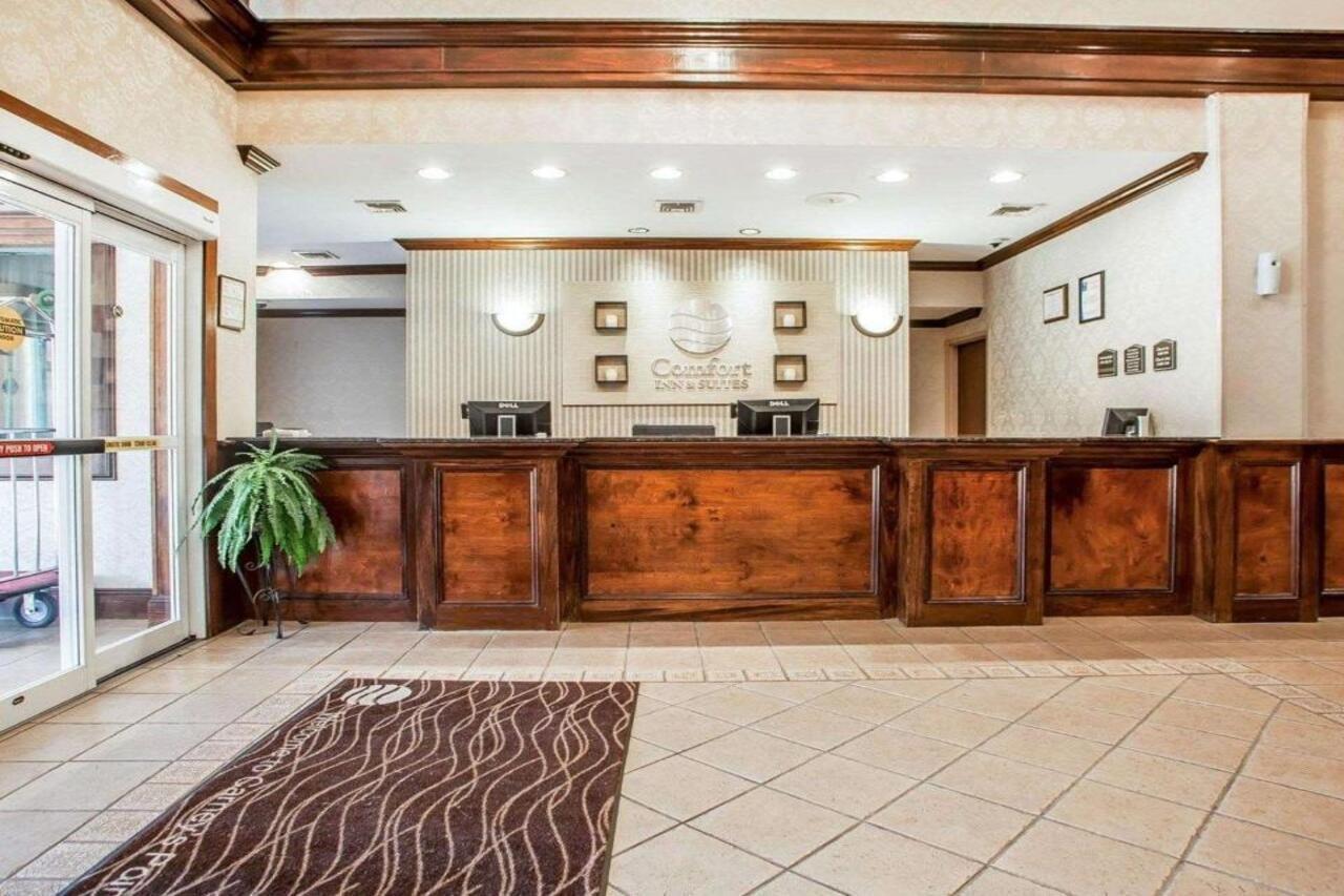 Comfort Inn & Suites Carneys Point Екстер'єр фото
