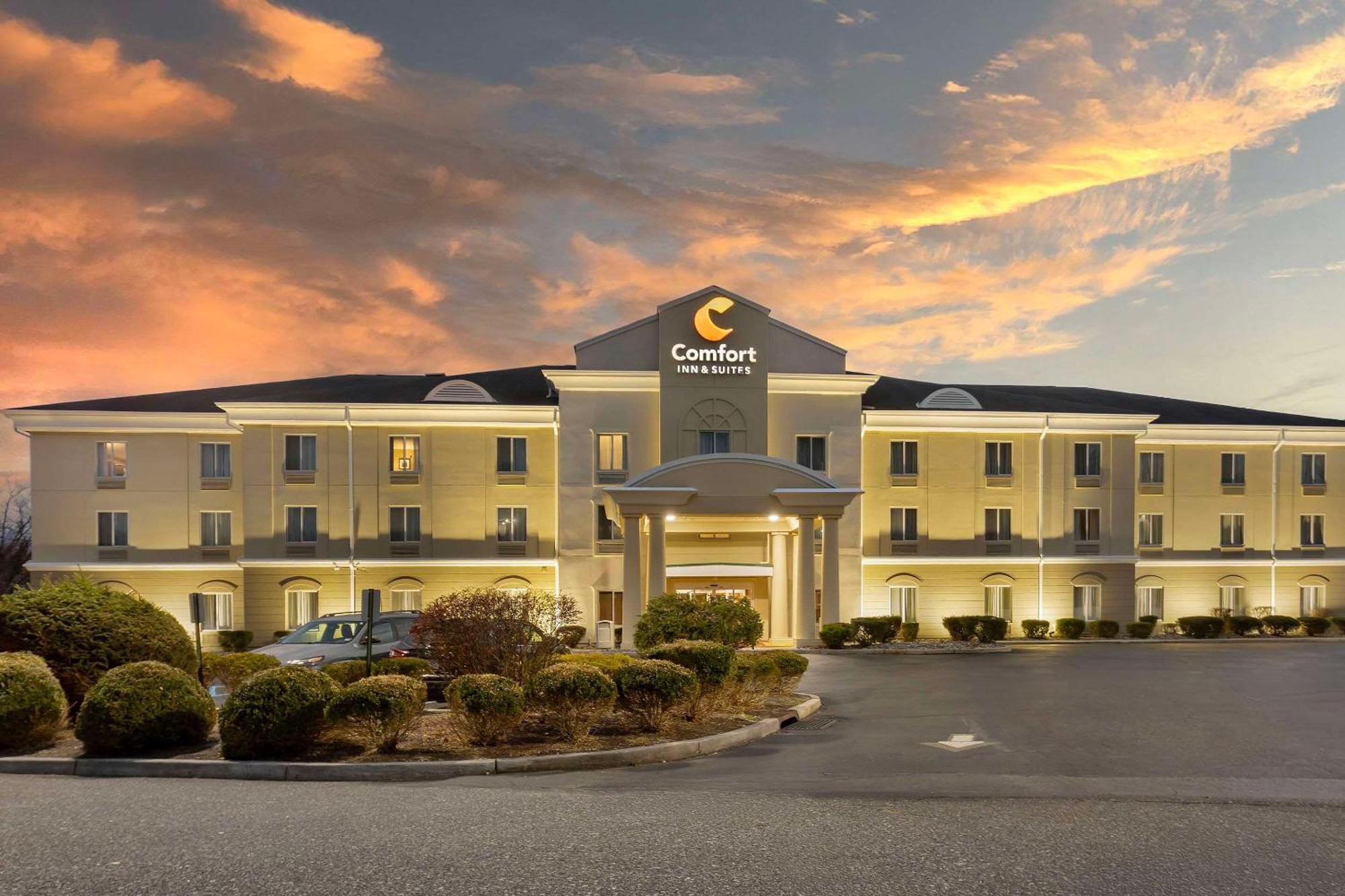 Comfort Inn & Suites Carneys Point Екстер'єр фото